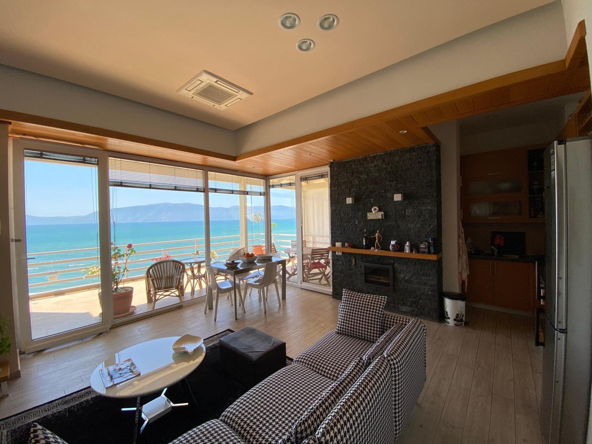 Eka Luxury Two-Bedroom Seaview Apartment Vlorë Extérieur photo